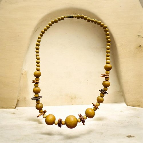 Collier naturel en bois