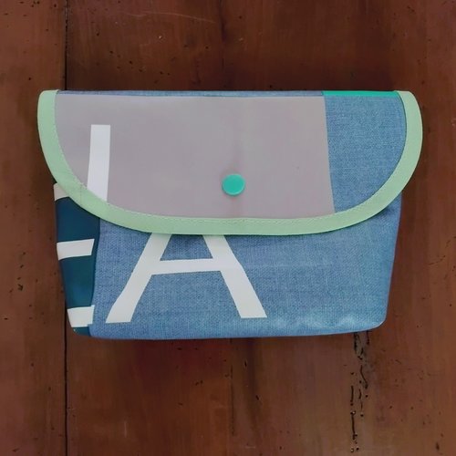 Pochette à rabat imperméable pour jeux de cartes en textile upcyclé