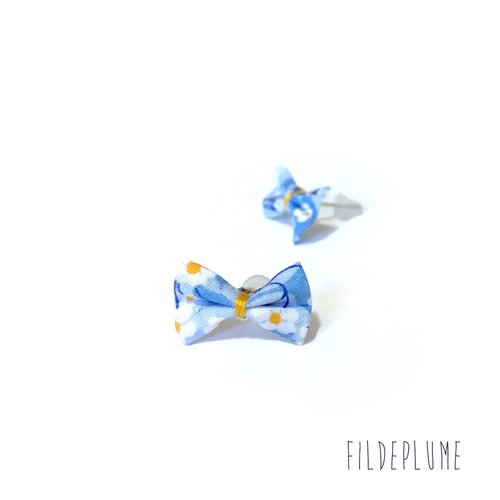 Puces d’oreilles noeud