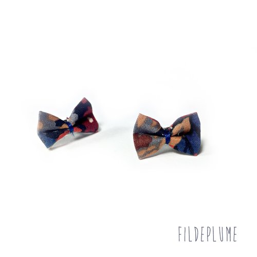 Puces d’oreilles noeud