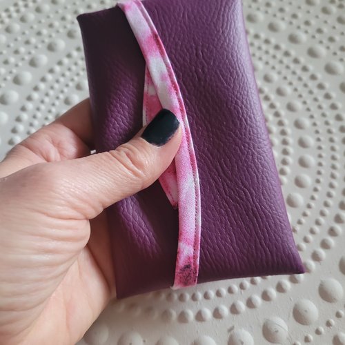 Pochette mouchoirs