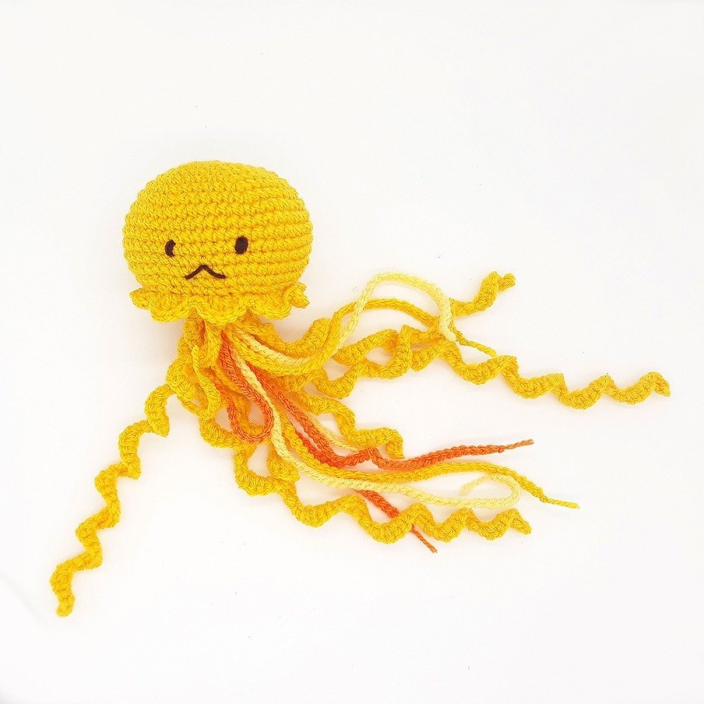 Pieuvre Au Crochet Jaune Ecologique Pieuvre Pour Les Bebes Cadeau De Naissance Fille Et Garcon Cadeau Bebe Amigurumi Un Grand Marche