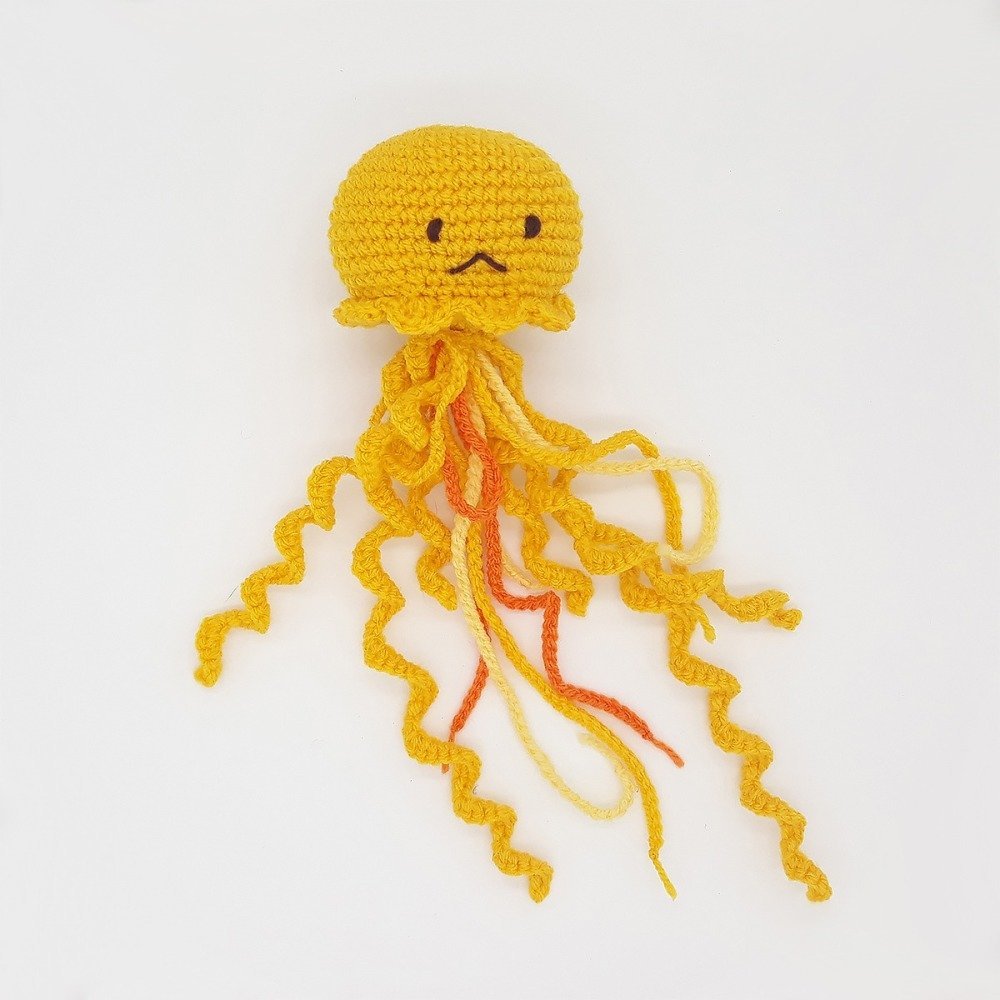 Pieuvre Au Crochet Jaune Ecologique Pieuvre Pour Les Bebes Cadeau De Naissance Fille Et Garcon Cadeau Bebe Amigurumi Un Grand Marche