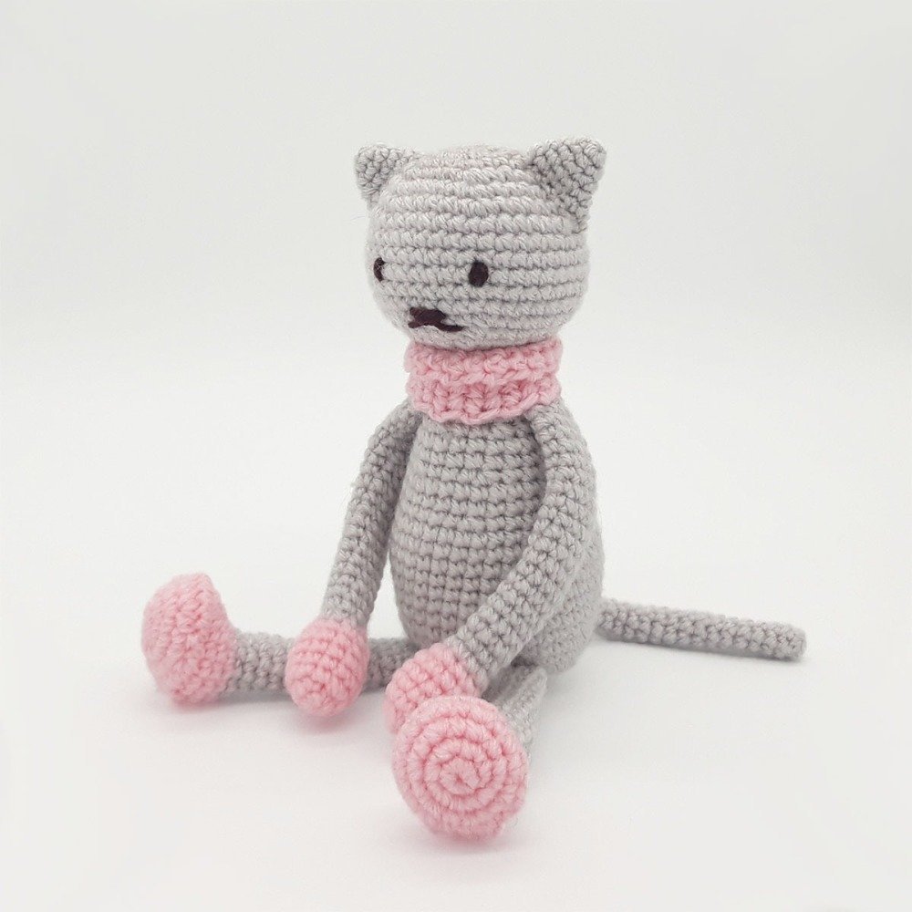 Doudou Chat Au Crochet Gris Et Rose Ecologique Cadeau De Naissance Amigurumi Chat Amineko Au Crochet Cadeau Bebe Fille Et Garcon Un Grand Marche