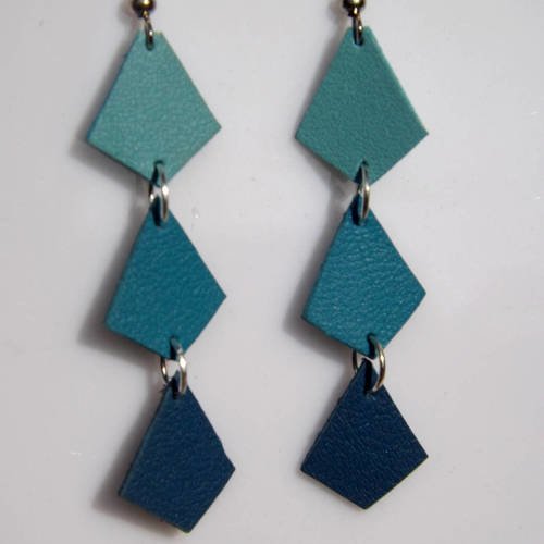 Boucles d'oreilles cuir "sidney" ,forme diamant, dégradé de bleu, bijoux réalisés à la main en france 