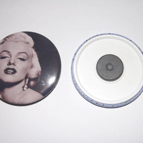 1 magnet 58 mm,marilyn monroe, poupoupidou ,glamour 