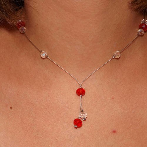 Charmant collier de soirée ou mariage "corail beauty",avec perle cristal possibilité autre couleur selon stock 