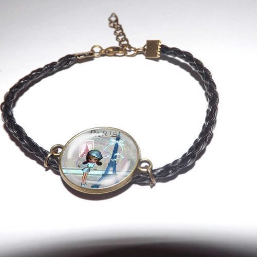 Jolie bracelet simili cuir tresse noir , avec cabochon en verre rond 18mm ,la parisienne tour eiffel 