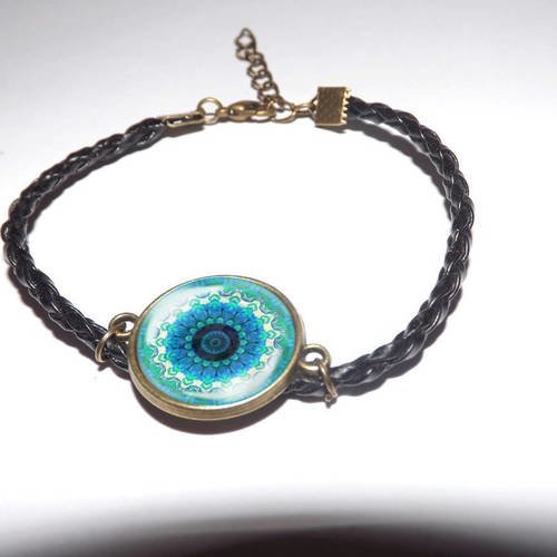 Jolie bracelet simili cuir tresse noir , avec cabochon en verre rond 18mm , mandala bleu 