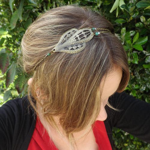 Charmant headband bijoux de cheveux, accessoire vintage,estampe baroque, épuré ,miimaliste ,perle jade verte et cristal gris fumé 