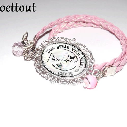 Jolie bracelet simili cuir tresse rose, et perle cristal ton rose,cabochon en verre, d'un petit rien faire 