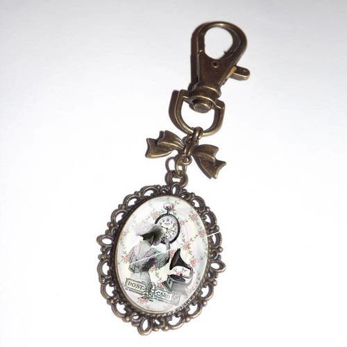 Porte clef, bijou de sac, retro vintage , femme noir et blanc, gramophone cabochon en verre 