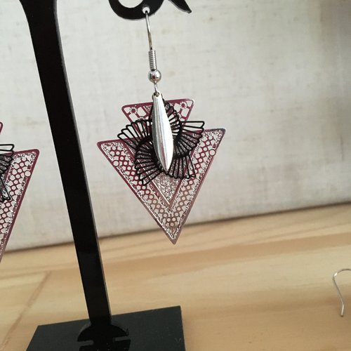 Boucles d’oreilles triangle argenté et noir