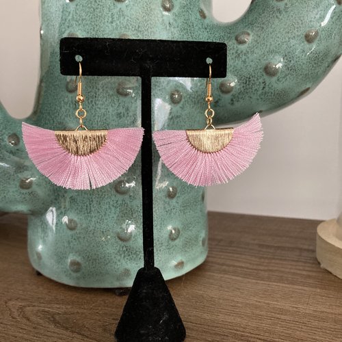 Boucles d’oreilles plumeau rose
