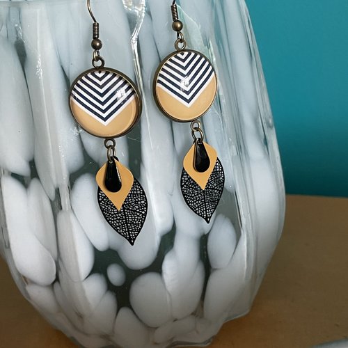 Boucles pendantes cabochon noir et moutarde