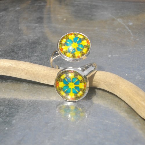 Bague cabochons rosace.