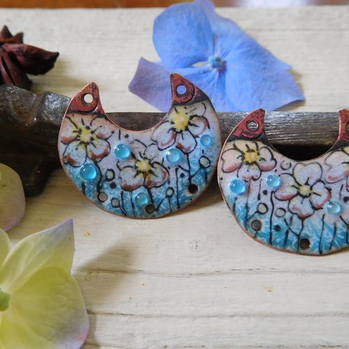 Breloques en cuivre émaillé, émaux sur cuivre, création artisanale.
