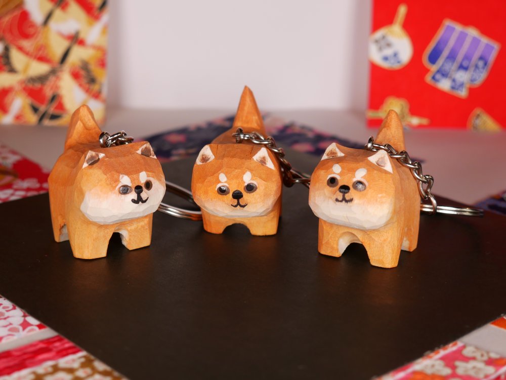 Porte-clé chien shiba inu porte-bonheur japonais en bois sculpté chance  bonne fortune - Un grand marché