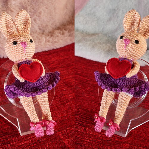 Lapin mignon, lapine peluche au crochet, poupée, lapin de pâques, fête des mères, année du lapin, cadeau femme, amoureux, cœur rouge,