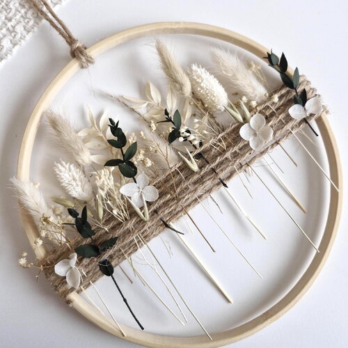 Couronne murale fleurs séchées et stabilisées blanc et crème bohème décoration d'intérieur minimaliste