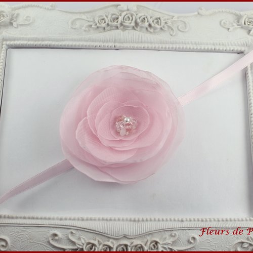 Bracelet fleur rose poudre et blanc pour demoiselle d'honneur - femme