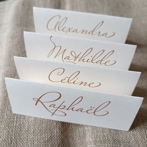 Marque place personnalisé écriture marron