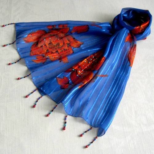 Foulard décoré de perles, écharpe légère, foulard bijou, écharpe d'été, accessoires femme, cadeau, bleu et rouge, motif roses 194