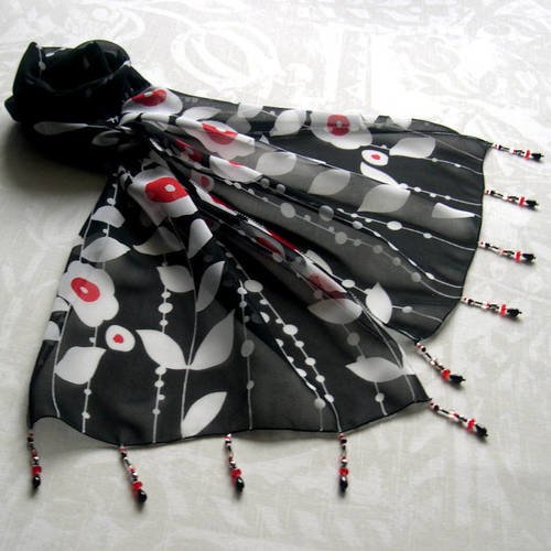 Foulard décoré de perles, écharpe légère, accessoires femme, cadeau, noir, blanc et rouge, motif fleurs 019