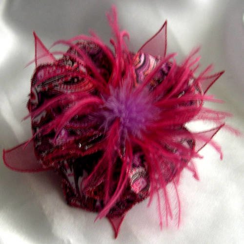 Barette fleur en tissu, organza, plumes et perles, accessoires coiffure, mariage, cadeau, rose, rouge et mauve, 192