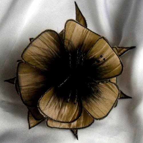 Barrette fleur en tissu marron et noir, plumes et perles, accessoires coiffure, mariage, fête, cadeau, 
