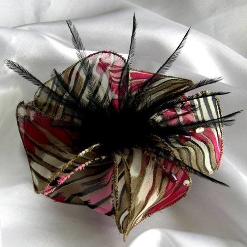 Barette fleur en tissu, plumes et perles, personnalisée, accessoires coiffure, mariage, fête, cadeau, noir et rouge, 014