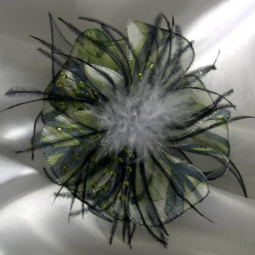Broche fleur en tissu, organza, plumes et perles, accessoires femme, mariage, fête, cadeau, gris, vert et noir, 153