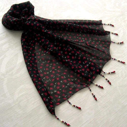 Foulard décoré de perles, écharpe légère, accessoires femme, cadeau, rouge, noir et blanc, motif fleuri, 162