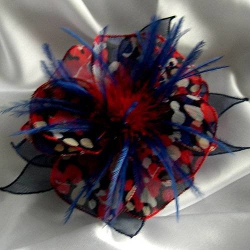 Barette fleur en tissu, organza, plumes et perles, accessoires coiffure, mariage, cadeau, rouge, beige et bleu, 167