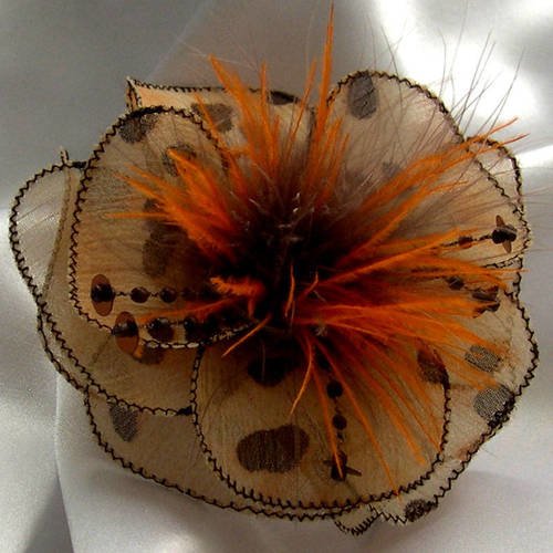 Barette fleur en tissu, plumes et perles, accessoires coiffure, mariage, fête, cadeau,  beige, orange et  marron, 159