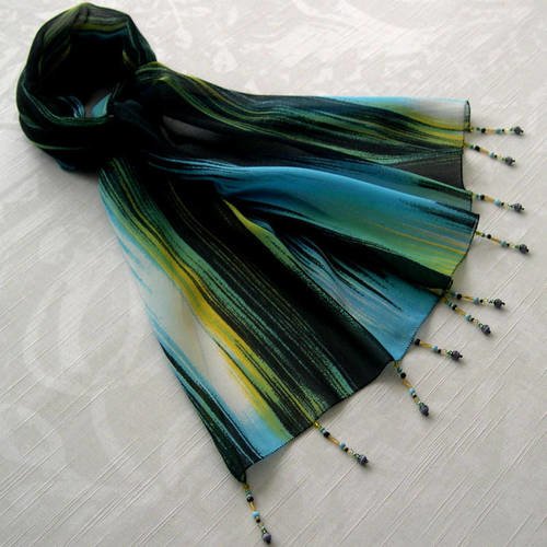 Foulard décoré de perles, écharpe légère, accessoires femme, bleu, noir, vert et jaune, motif arc en cie,l 158