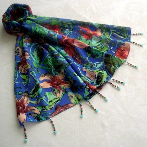 Foulard décoré de perles, écharpe légère, accessoires femme, cadeau, bleu, vert et rouge, motif fleurs, 077