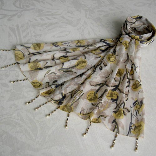 Foulard décoré de perles, écharpe légère,  accessoires femme, cadeau, blanc, jaune et gris, motif fleuri, 154