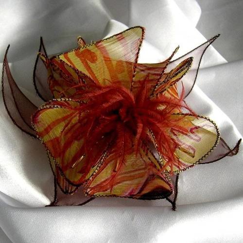 Barette fleur en tissu, plumes et perles, accessoires coiffure, mariage, fête, cadeau, orange et marron, 032