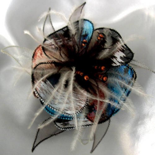 Barette fleur en tissu, organza, plumes et perles, accessoires femme, mariage, fête, cadeau, marron, bleu et blanc, 038