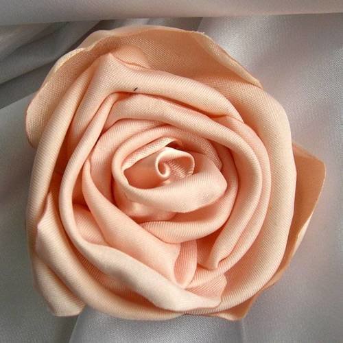 Barrette fleur en satin rose pêche, accessoires femme, coiffure, mariage, fête, cadeau, 