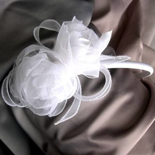Serre-tête fleur, roses blanches en organza, accessoires coiffure, mariage, 