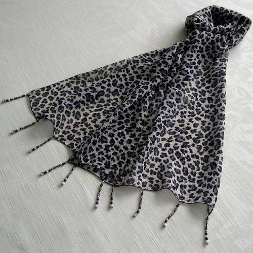 Foulard décoré de perles, écharpe légère, accessoires femme, cadeau, mauve et noir, motif léopard, 125