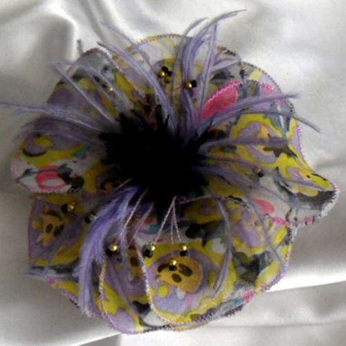 Barette fleur en tissu, plumes et perles, accessoires coiffure, mariage, fête, cadeau, jaune, violet et noir, 245