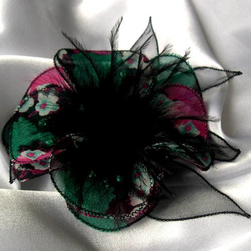 Broche fleur en tissu, organza, plumes et perles,  accessoires femme, mariage, fleur noir, rose et vert, 112