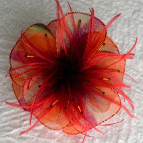 Broche fleur en tissu, plumes et perles, accessoires femme, mariage, cadeau,orange et rouge, 244