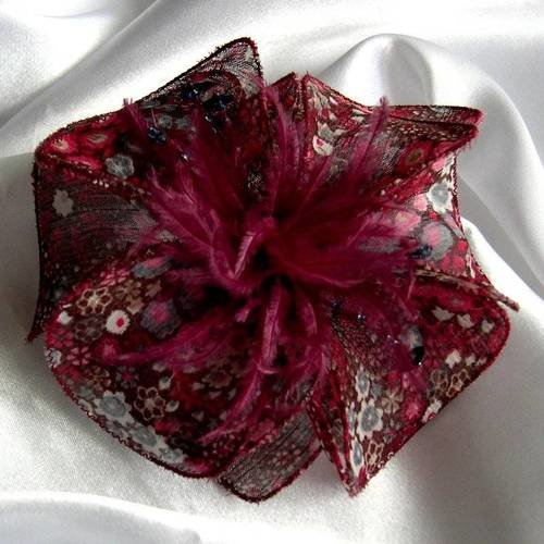 Barette fleur en tissu, plumes et perles, accessoires coiffure, mariage, cadeau, bordeaux et gris, 040