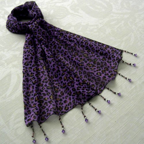 Foulard décoré de perles, écharpe légère,  accessoires femme, cadeau, noir et violet, motif léopard 110