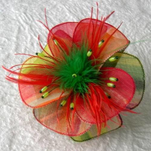 Barette fleur en tissu, plumes et perles, accessoires coiffure, mariage, fête,  rouge, jaune et vert, 244