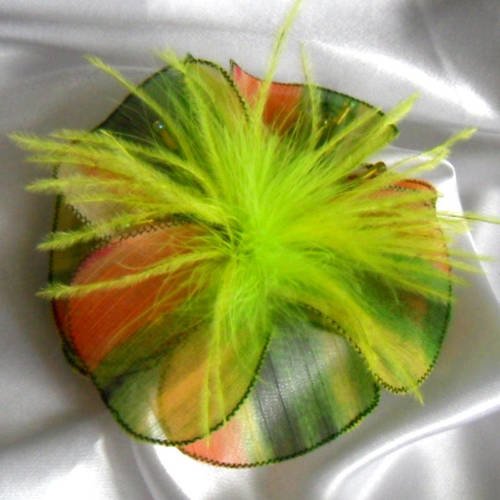 Broche fleur en tissu,  plumes et perles, accessoires femme, mariage, cadeau, vert, jaune et orange, 244